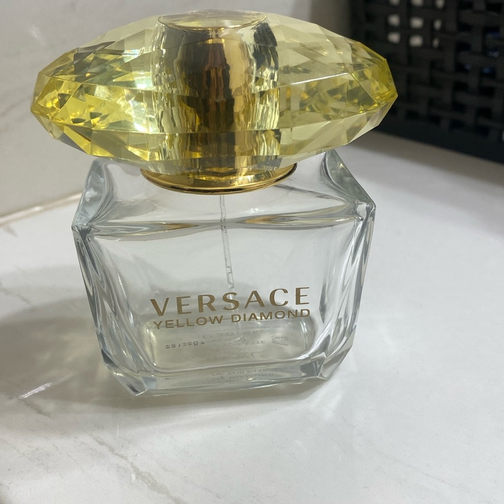 Versace yellow diamond